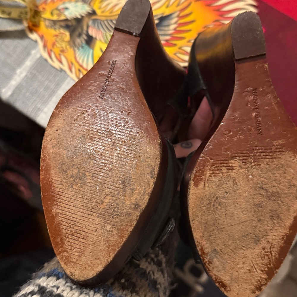Frye Greta. open toed wedge heel Size 9. 4” heel. Leather - Picture 9 of 9